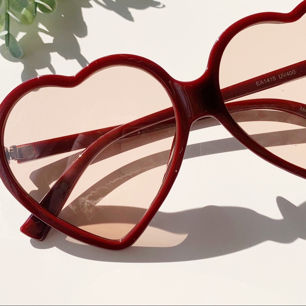 Red Heart Sunglasses - Picture 6 of 8